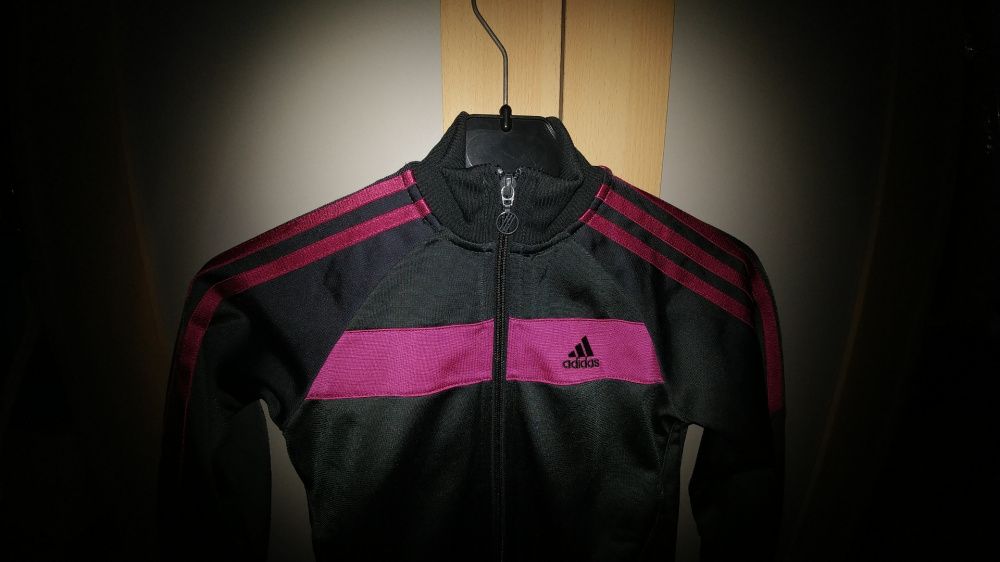 Casaco desportivo da Adidas idade 6 anos