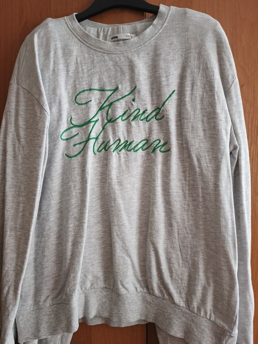 Dres popiel z napisem