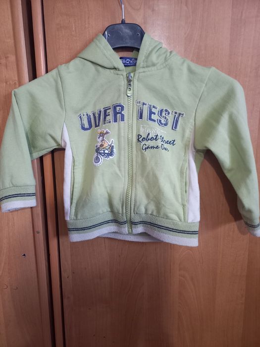 Sprzedam bluzę dla chłopca z kapturem