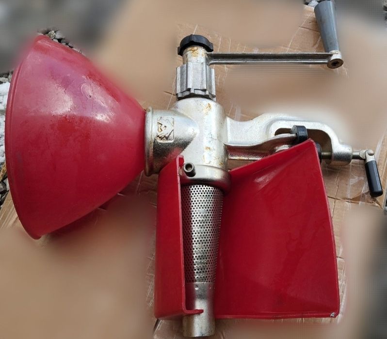 Соковижималка чавунна для томатів Мотор Січ НОВА