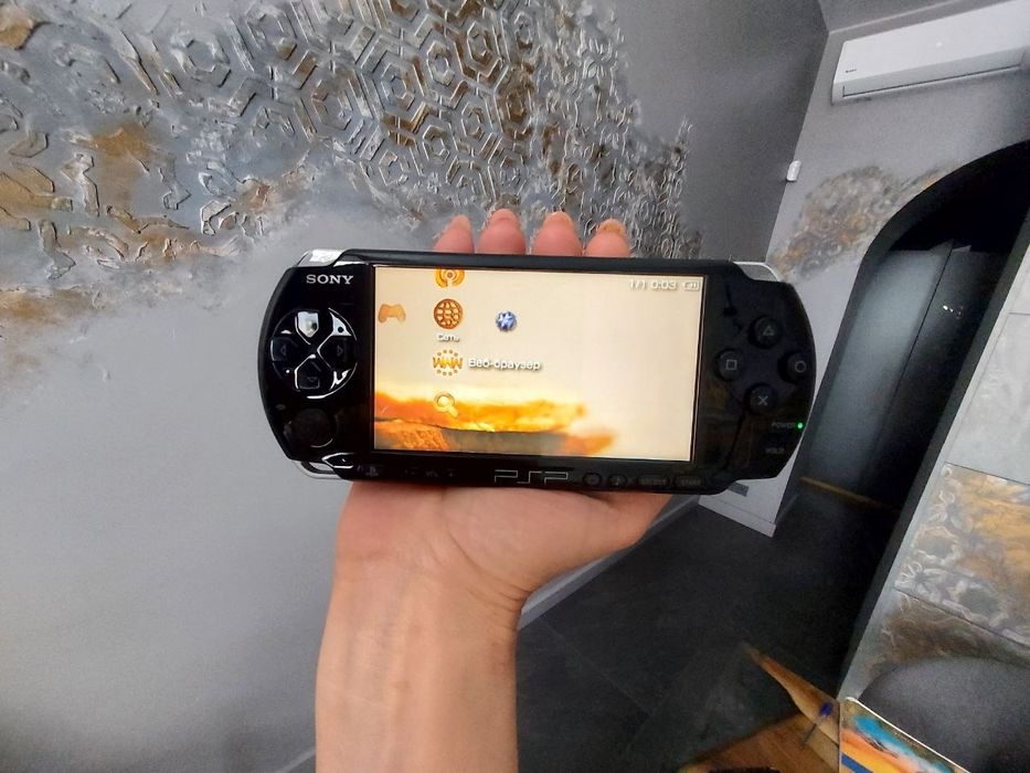 PSP 3000 в гарному стані, Sony Playstatation, зарядний кабель, нова батарея, ігрова ретро приставка, консоль