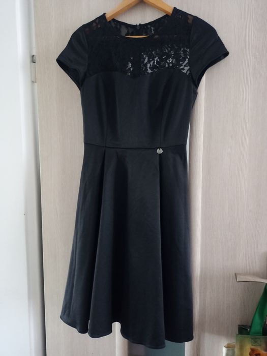 elegancka sukienka z koronką nowa 34 46 XS S midi czarna