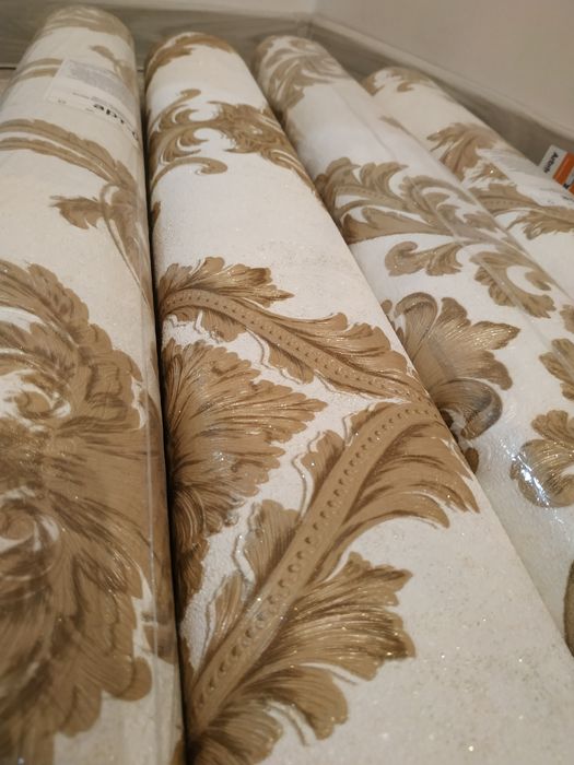 Обои новые.золотые и серебро. Дёшево