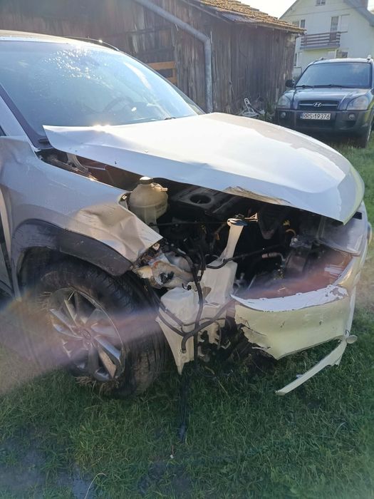 Hyundai Tucson uszkodzony po kolizji