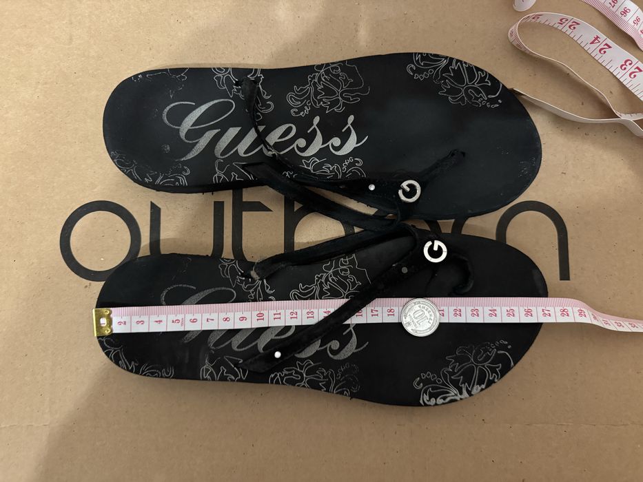 Продам жіночі шльпанці Guess