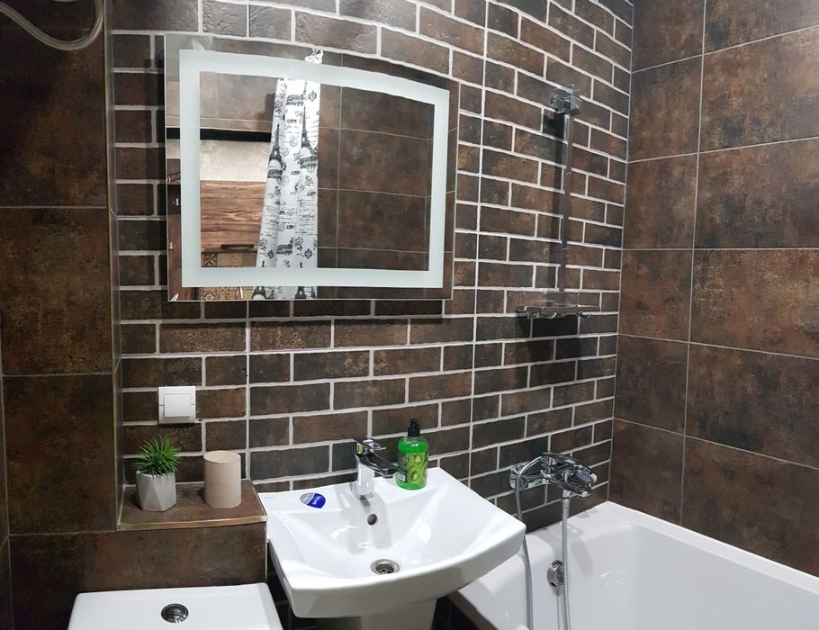 Сдаем 1к.кв.посуточно и почасово.Холодная Гора.Кондиционер. Балкон