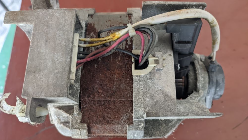 Продам мотор від пральної машини Whirlpool