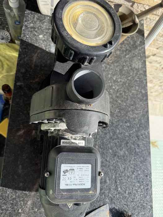 Bomba de piscina avariada