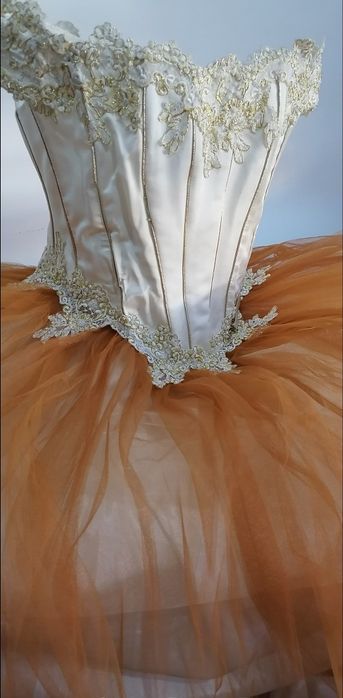 Magnífico vestido  peça exclusiva para festas de casamento ou outras