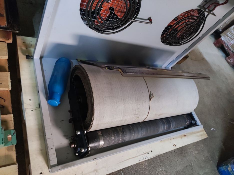 Tapete rolante  transportador em tela 70 X 6000 com aquecimento e ve