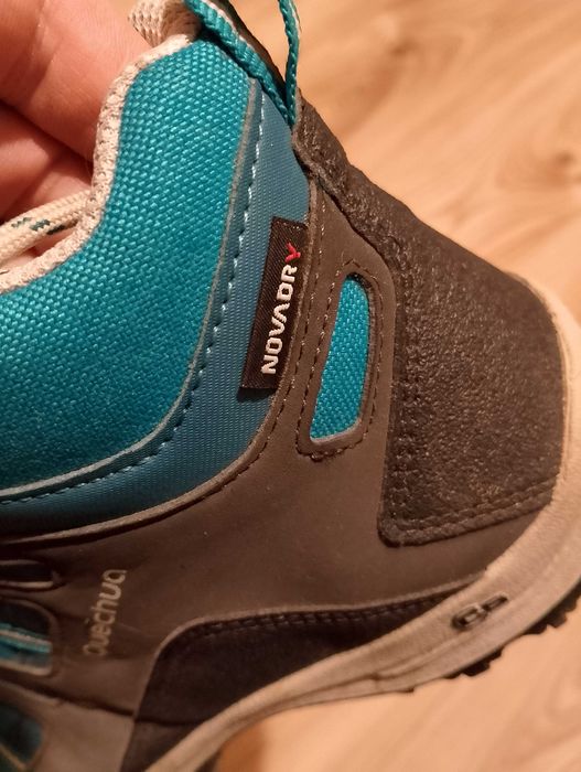 QUECHUA. Buty trekkingowe.