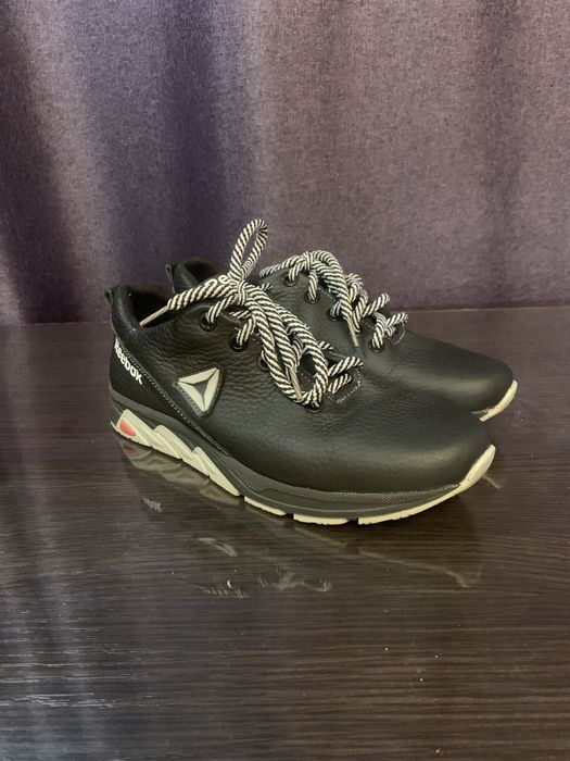 Кросівки на підлітка