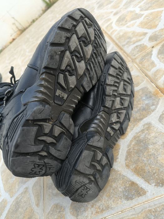 Botas Magnum 41 em bom estado