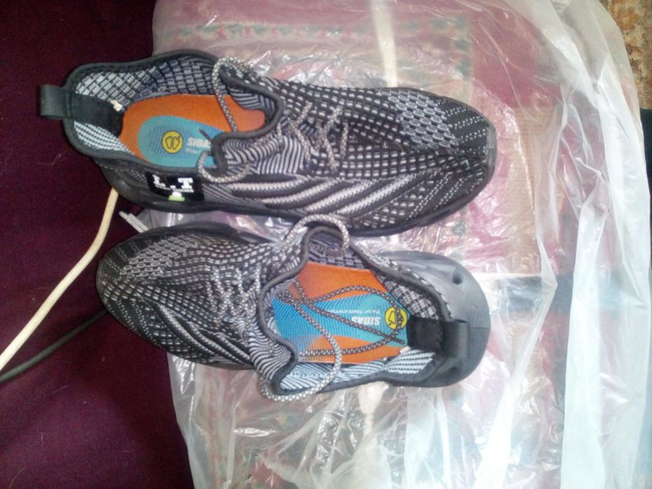 Кросовкі оригінальні,фірмові.Розміри41-42,43-44,45.