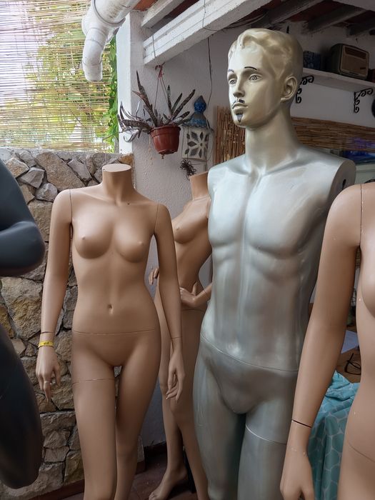 Manequins masculino e feminino