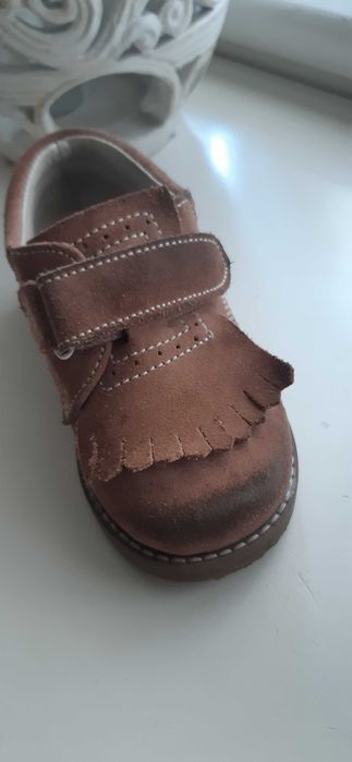 Sapatos camurça menino tam 25
