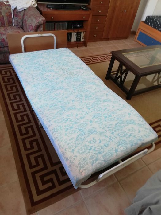 Vendo divã individual