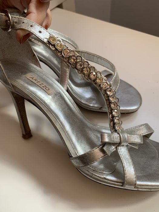 Sandalias Arezzo prata