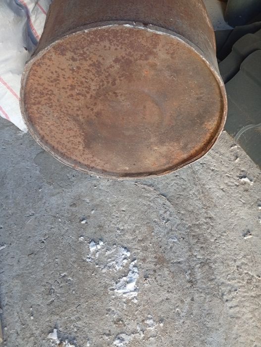 бочка металева..