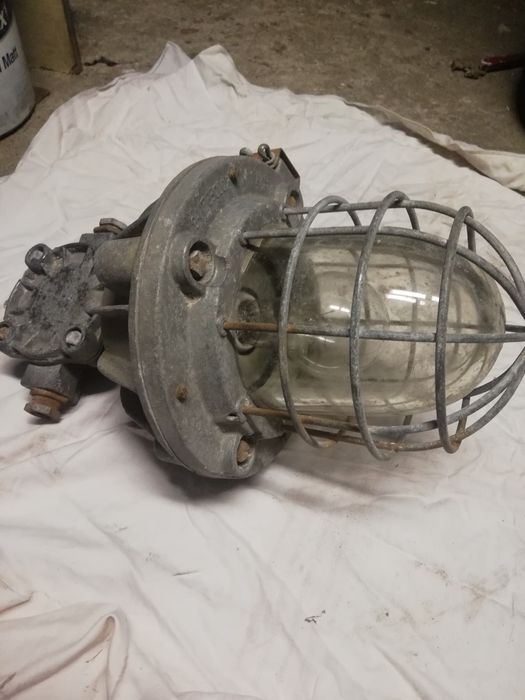 Lampa industrialna przemysłowa PRL