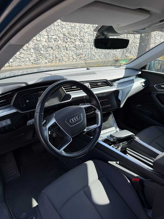 Audi e-tron 50 Sportback Elétrico - 71kWh -  soh 98,8% - SUV Moderno
