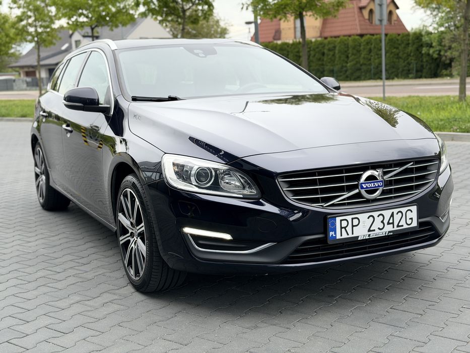 Volvo V60 2.0 D2 Automat Summum | 2016 | VAT 23% | Skóra | Automat | Serwis