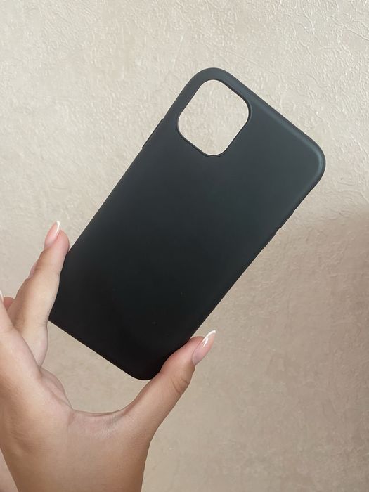 Чохли на iPhone 11