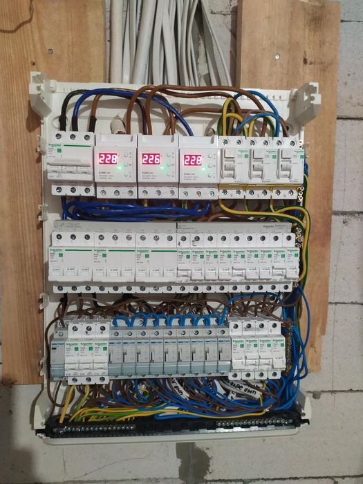 Электрика. Электромонтаж.  Установка аварийного питания. Инвертор с ак