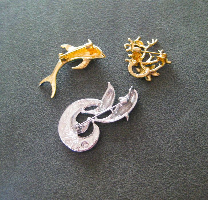 Alfinete / Broche / Pregadeira 2 Golfinhos NOVO