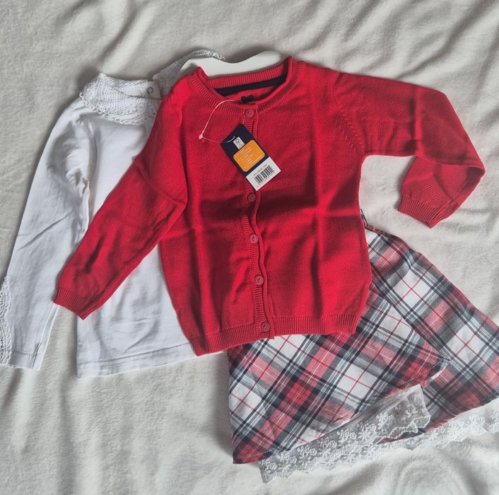 Czerwony sweterek
