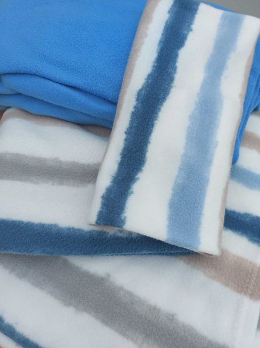 Lençóis com renda e bordado feitos à mão