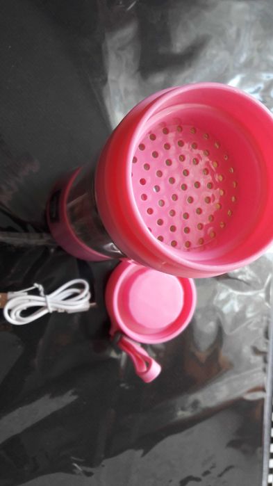 Портативный блендер SmartJuiceCupFruits заряжается от USB Новый!