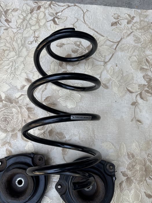 Продам новую пружину NISSAN LEAF 2011-2016год, опорные подшипники бу.