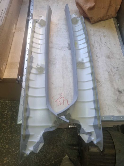 Елементи салону LEXUS RX350 (Модель: GGL25L) у світлому кольорі