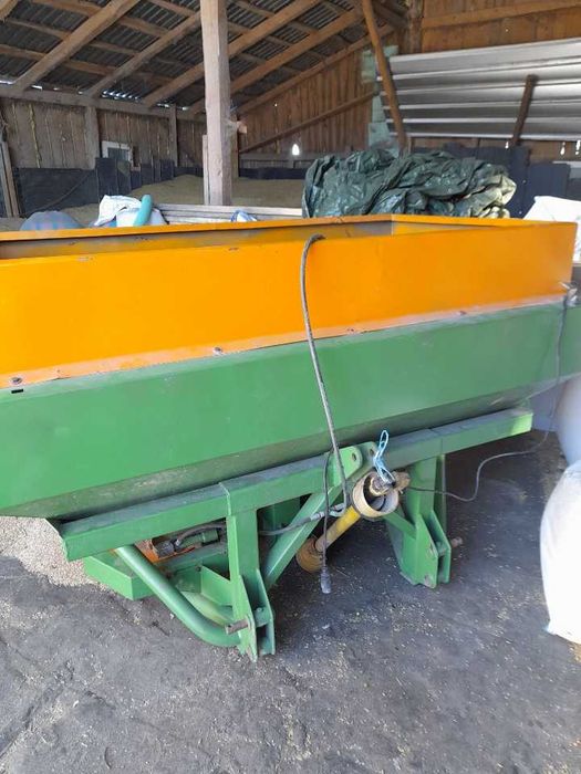 Sprzedam rozsiewacz do nawozu
