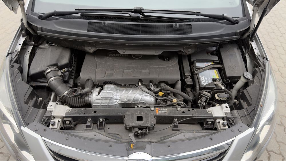 Opel Zafira C 2013 2.0 AT