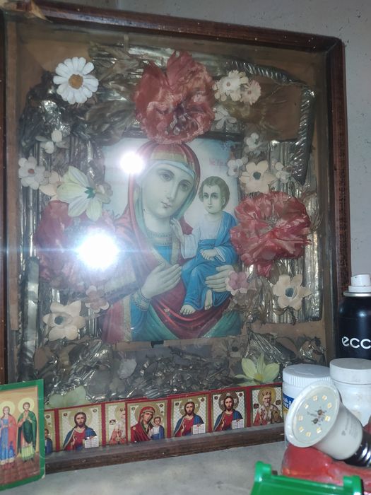 Ікони і книжки Біблії, новий  завет.