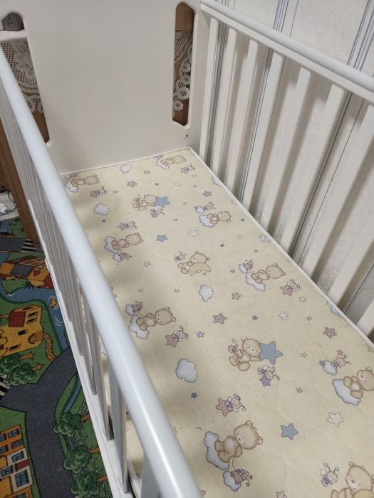 Кроватка дитяча з матрацом