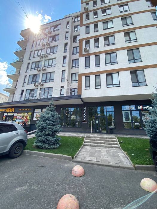 Простора квартира для 2-4 гостей з терасою! Нивки, Ретровіль