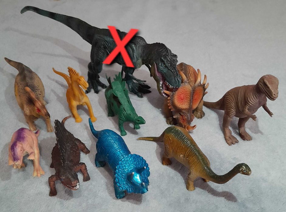 Фігурки динозаври