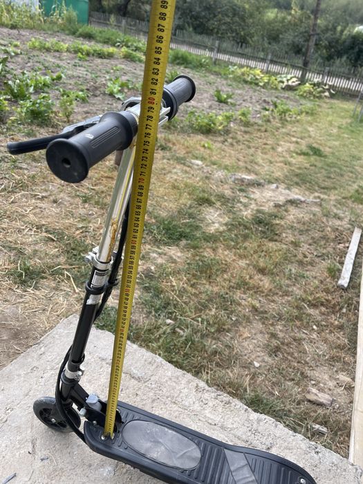 Дитячий електросамокат