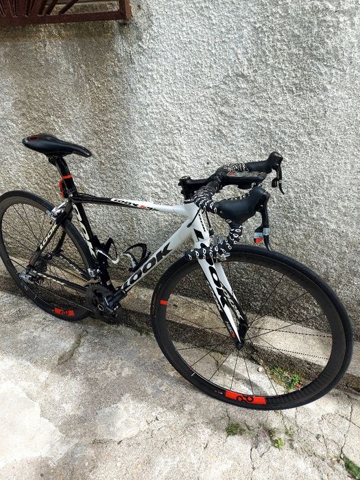 Bicicleta estrada em fibra de carbono