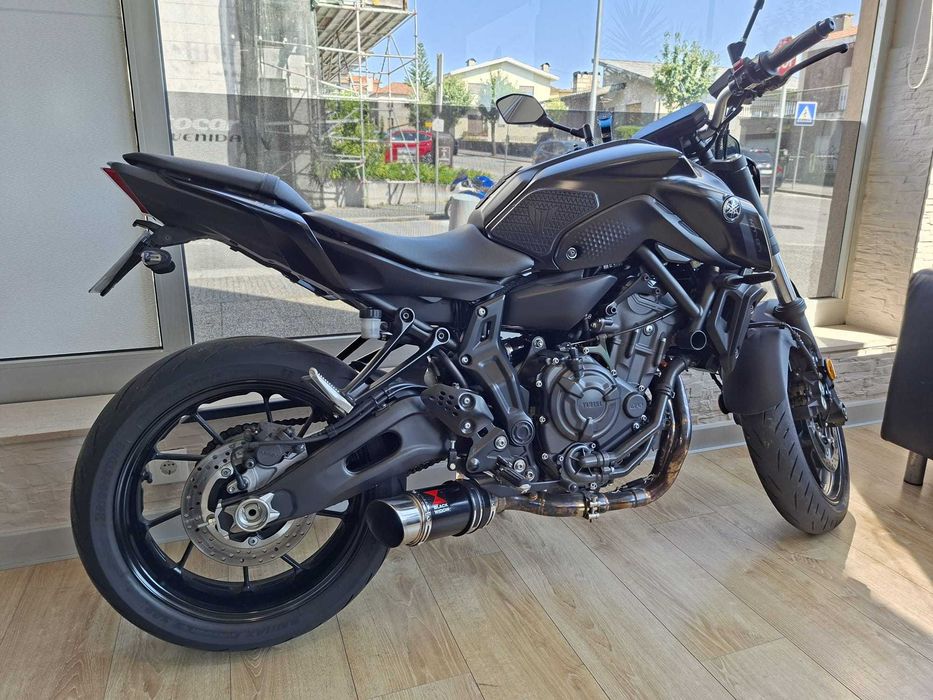 Vendo moto  mt07