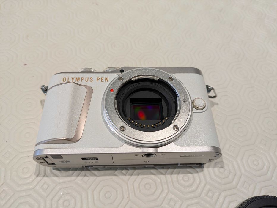 Olympus PEN E-PL10 - 16MP Branca "c/nova"