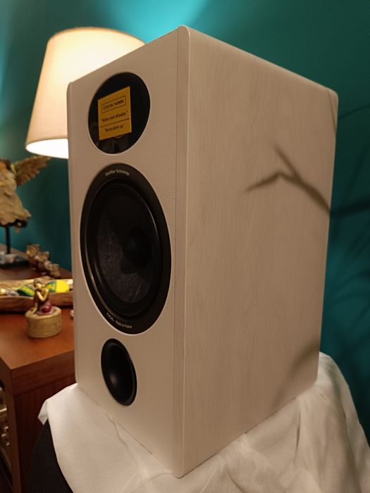 FOCAL VESTIA N° 1  "NOVO EM LOJA"