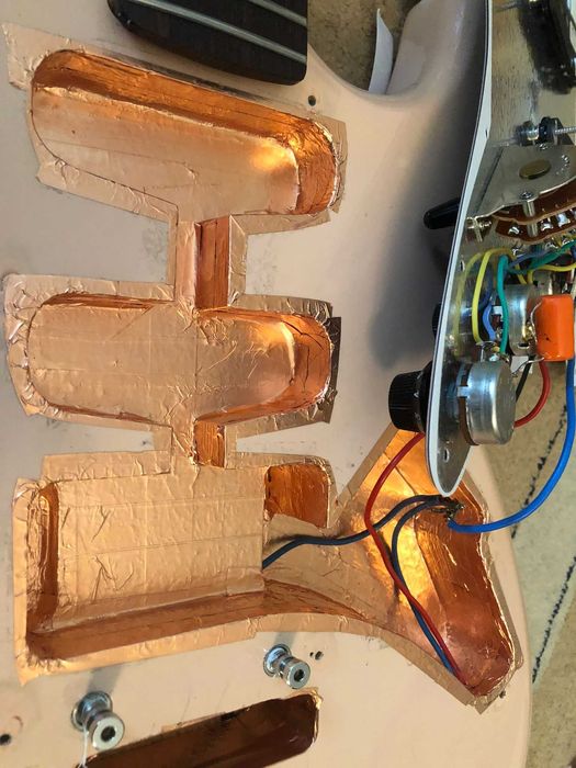 Guitarra pickups e ponte wilkison locking tuners e outros upgrades Vendo ou Troco