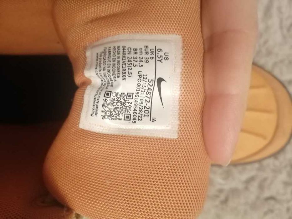 buty zimowe SNEAKERSY NIKE SPORTWEAR  romiar 39