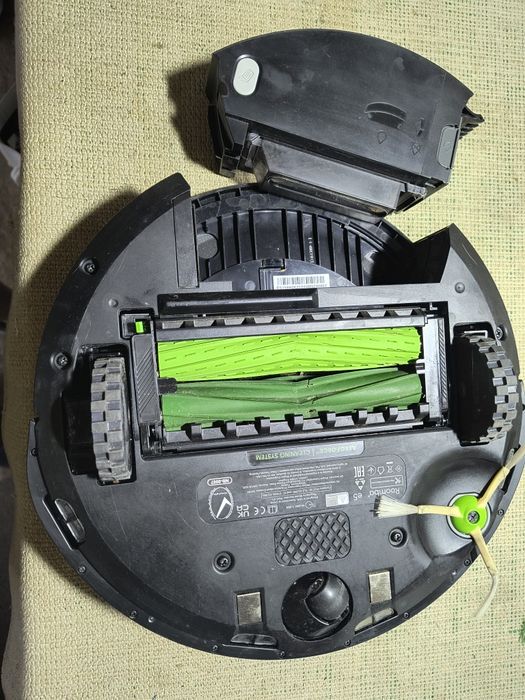 Робот пилосос Roomba e5