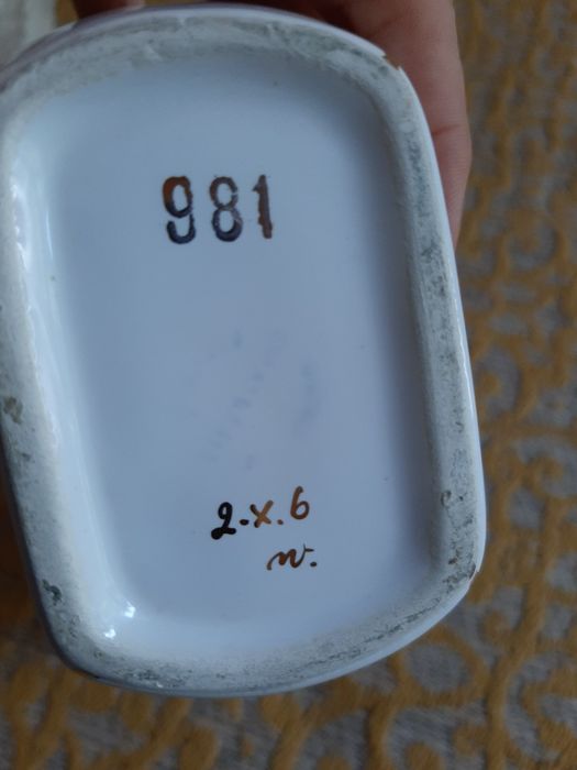 Garrafa em cerâmica de Aniz