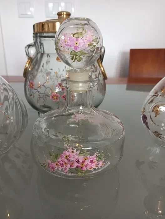 Conjunto de 4 lindas garrafas/potes Antigos de Vidro